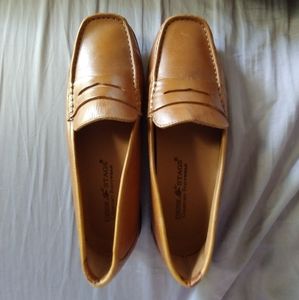 Deer Stags Leather Loafers size 9M Women's
